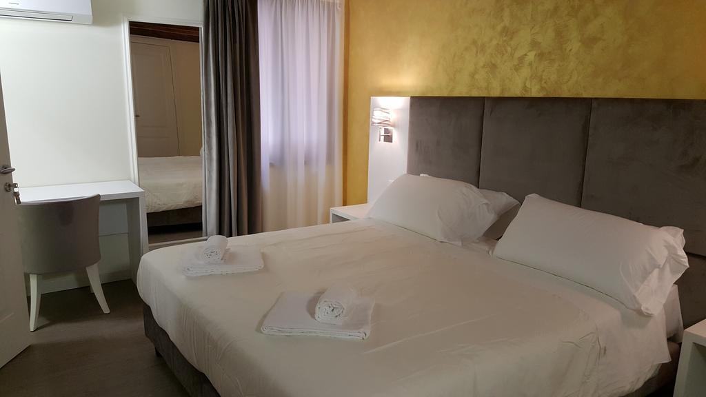 Maison D'Elite Guest House Венеція Екстер'єр фото