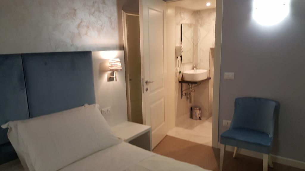 Maison D'Elite Guest House Венеція Екстер'єр фото
